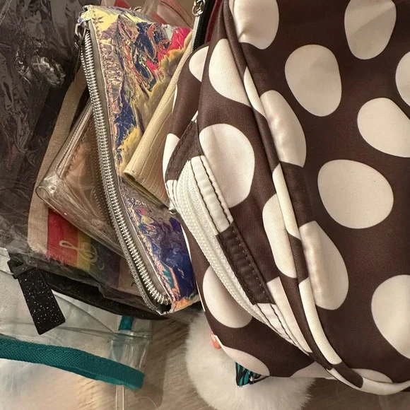 ❤️Health & Makeup Mystery Bag/Box 6-8 Full Size Items + Makeup Bag/Pouch New - Picture 5 of 10